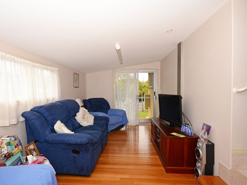 Neils st, Pialba QLD 4655