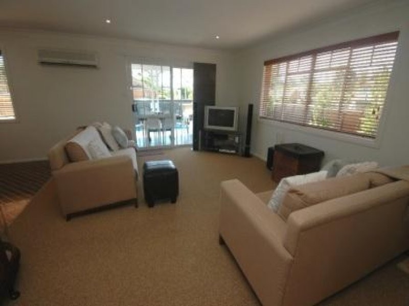 141 Cypress Street, Urangan QLD 4655