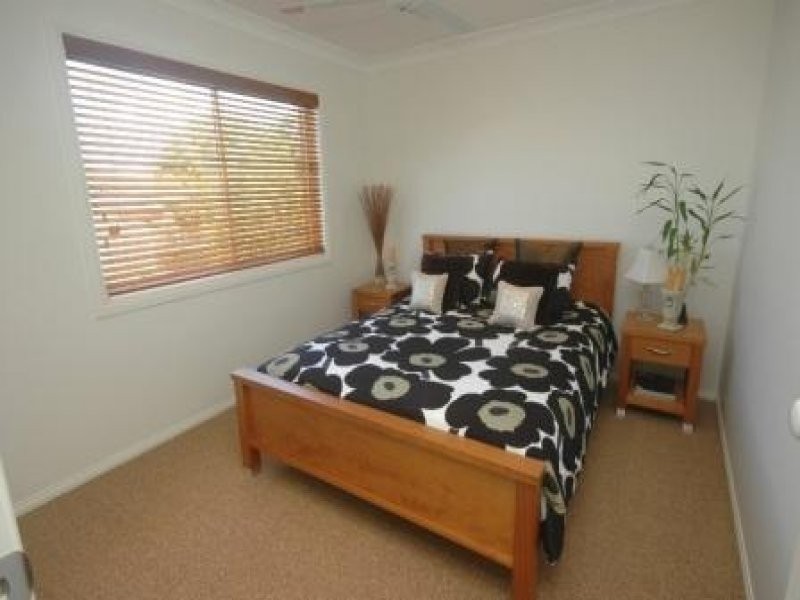 141 Cypress Street, Urangan QLD 4655