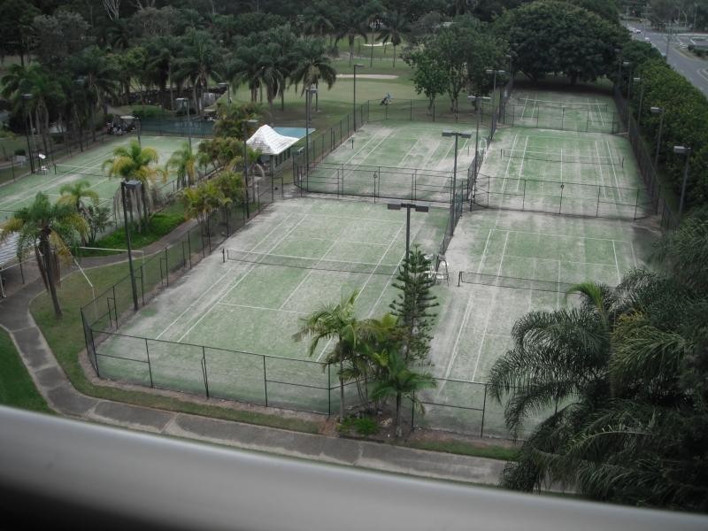 Clear Island Waters QLD 4226