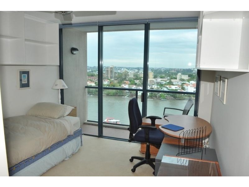 2 Goodwin St, Kangaroo Point QLD 4169