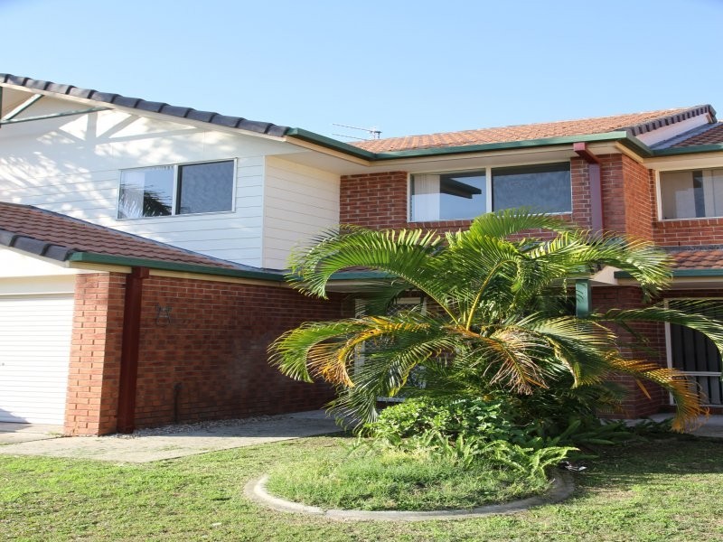 643 Pine Ridge Road, Biggera Waters QLD 4216