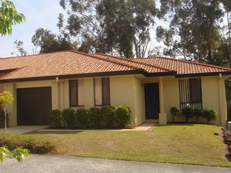 20 BROWN STREET, Labrador QLD 4215