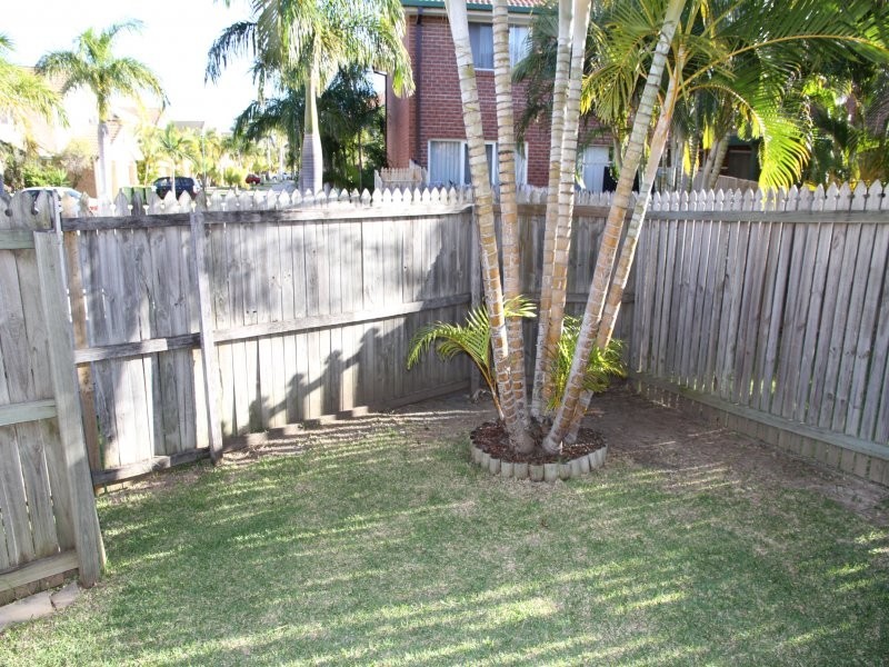 643 Pine Ridge Road, Biggera Waters QLD 4216