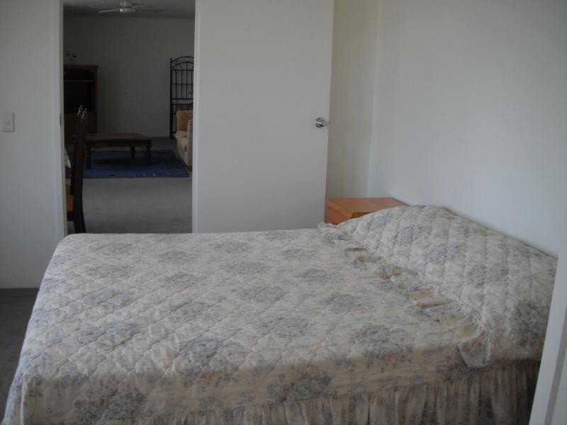 13 FAIRWAY DRIVE, Clear Island Waters QLD 4226