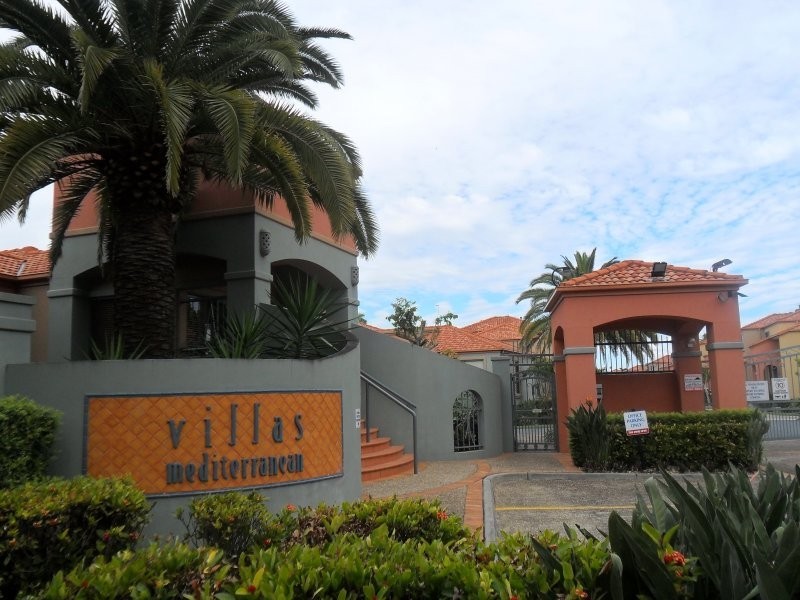 20 Fairway Drive, Clear Island Waters QLD 4226