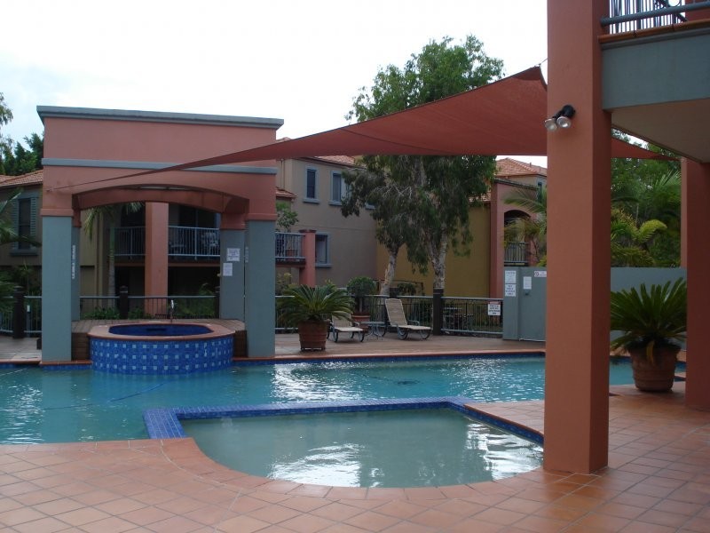 20 Fairway Drive, Clear Island Waters QLD 4226