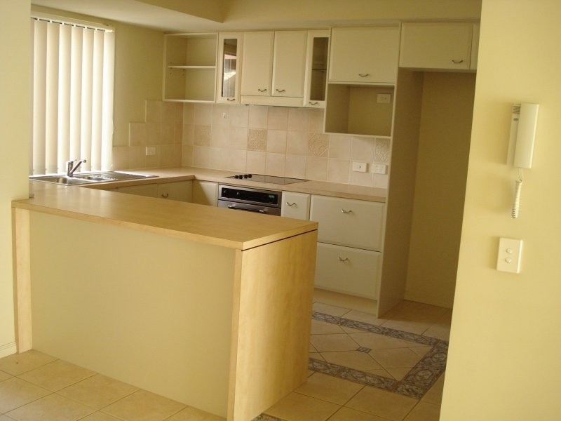 20 Fairway Drive, Clear Island Waters QLD 4226