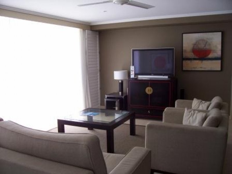 569 The Esplanade, Urangan QLD 4655