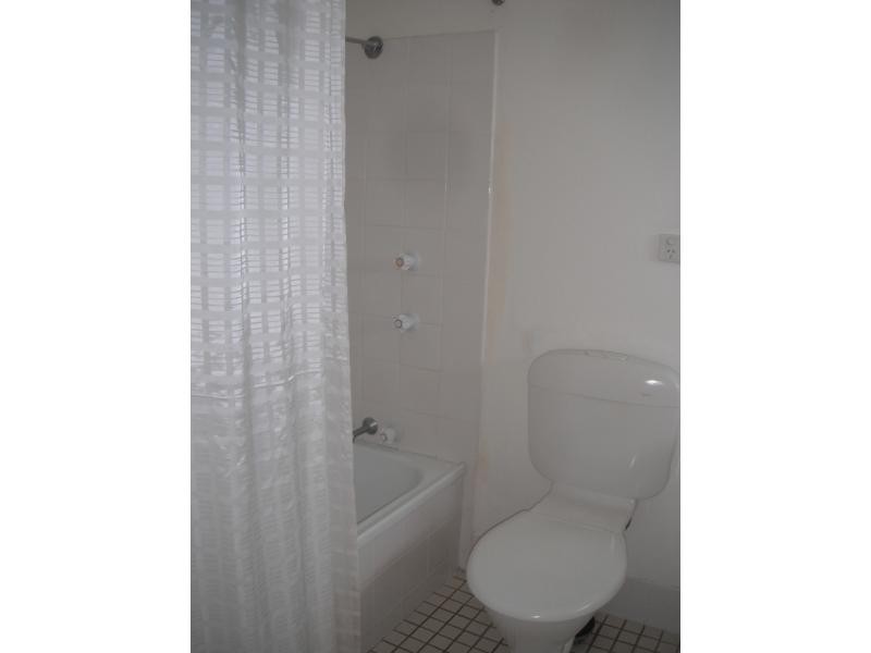 13 FAIRWAY DRIVE, Clear Island Waters QLD 4226