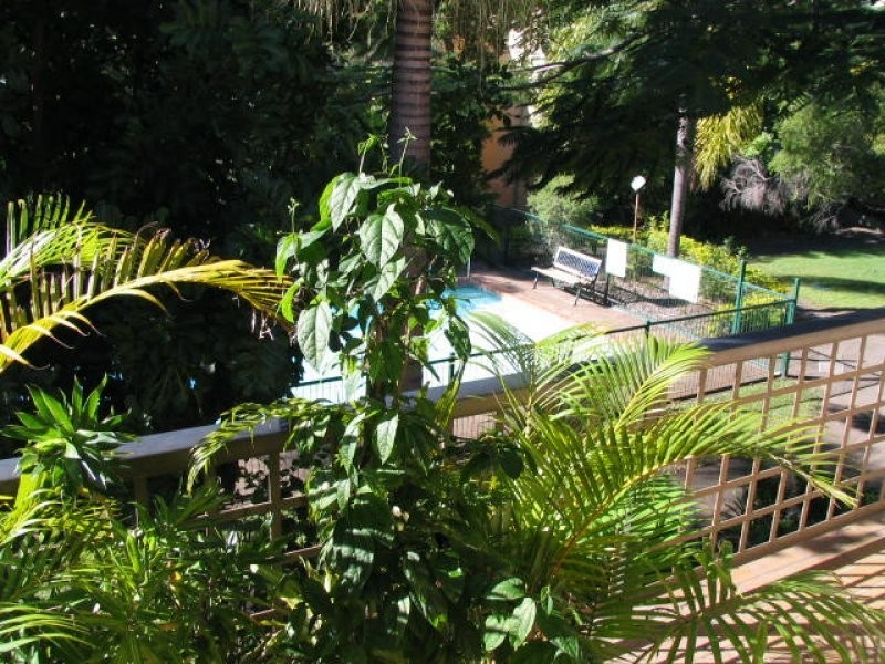 111 Markeri Street, Mermaid Waters QLD 4218