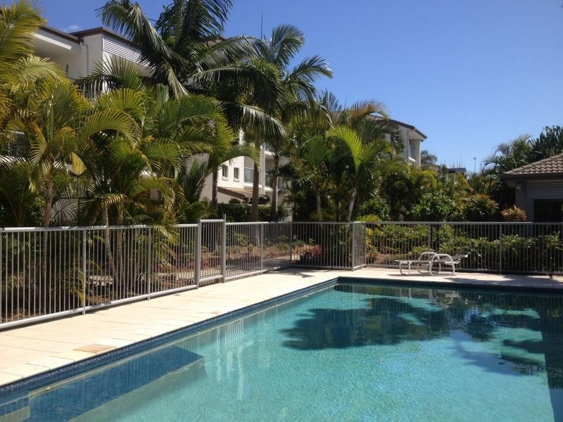 1880 GOLD COAST HIGHWAY, Burleigh Heads QLD 4220