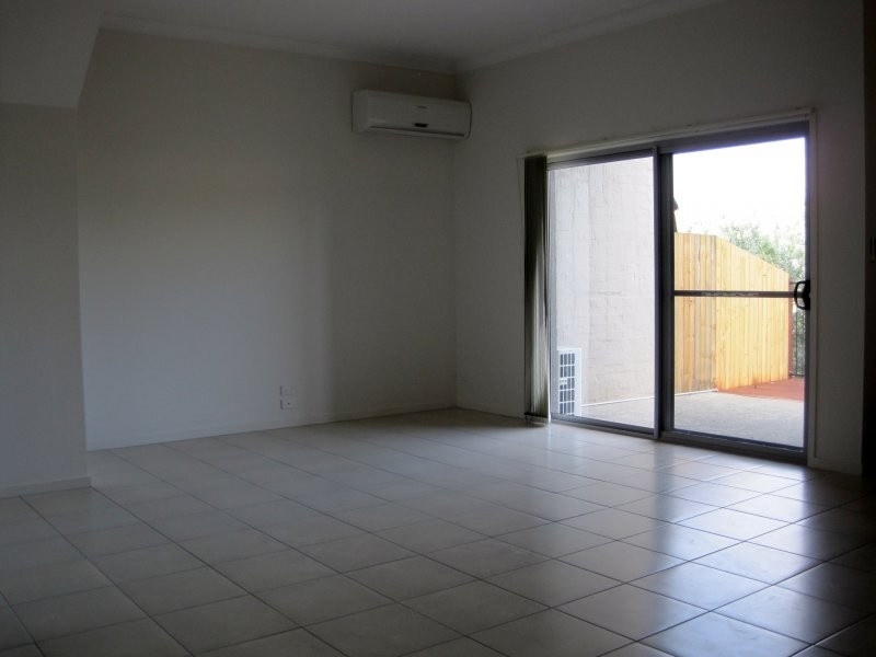 2 Toohey Street, Pacific Pines QLD 4211