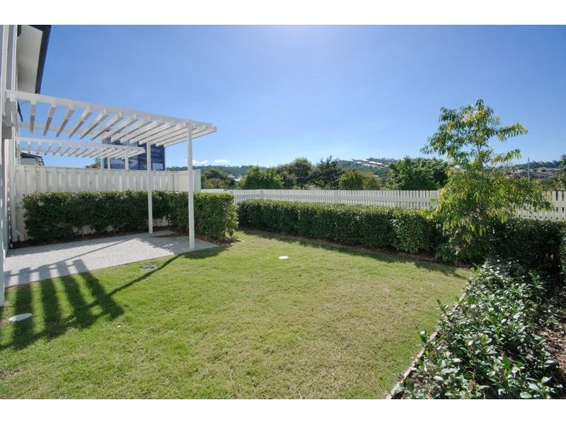 18 Archipelago St, Pacific Pines QLD 4211