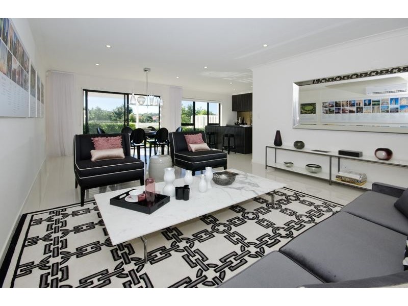 18 Archipelago St, Pacific Pines QLD 4211