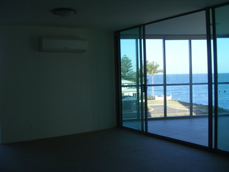 14 Oxley Ave, Woody Point QLD 4019