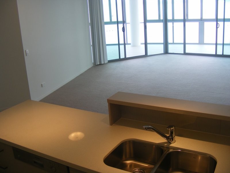 14 Oxley Ave, Woody Point QLD 4019