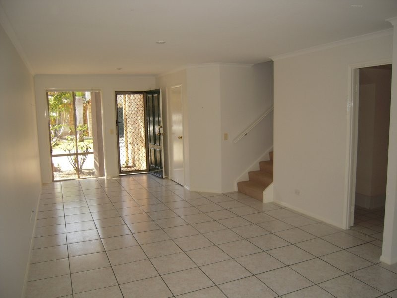 643 Pine Ridge Road, Biggera Waters QLD 4216