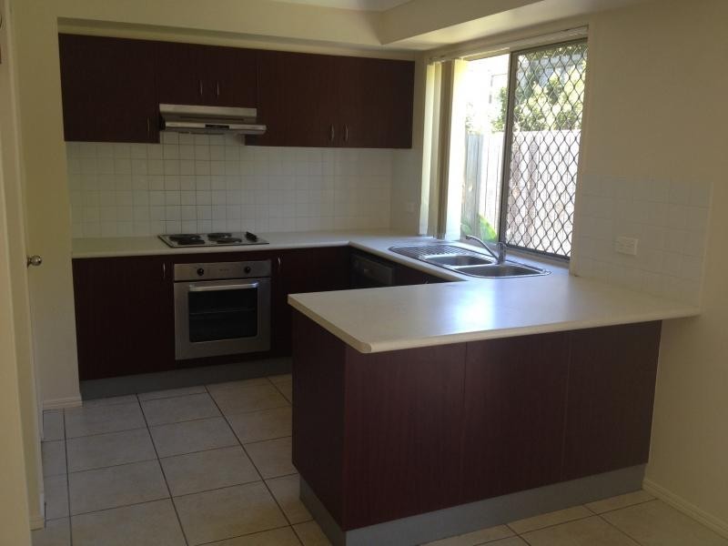 30 Johnston St, Carina QLD 4152