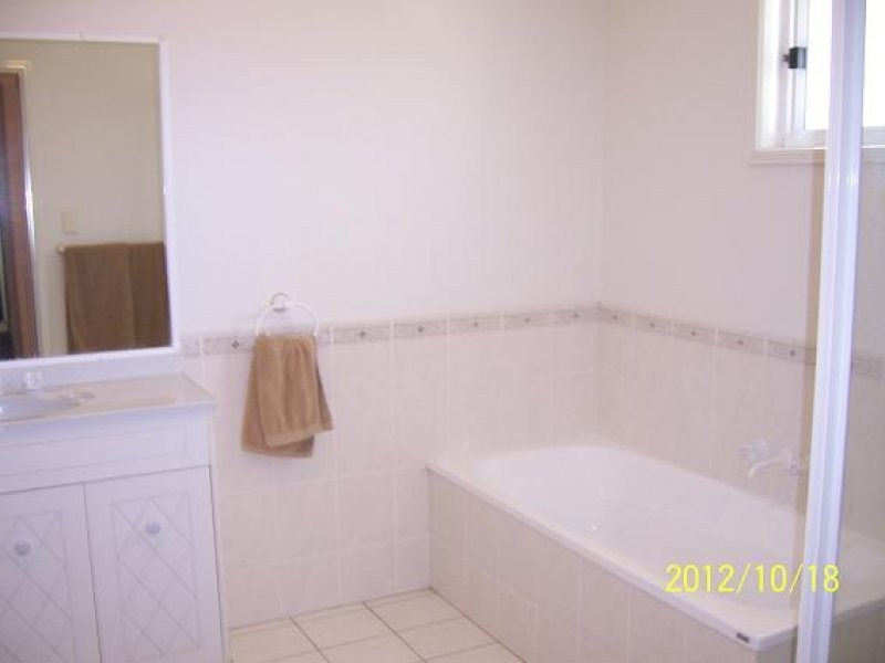 279 Cotlew Street West, Ashmore QLD 4214