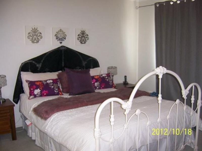 279 Cotlew Street West, Ashmore QLD 4214