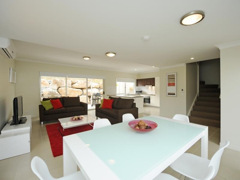 1 Cavella Drive, Glen Eden QLD 4680