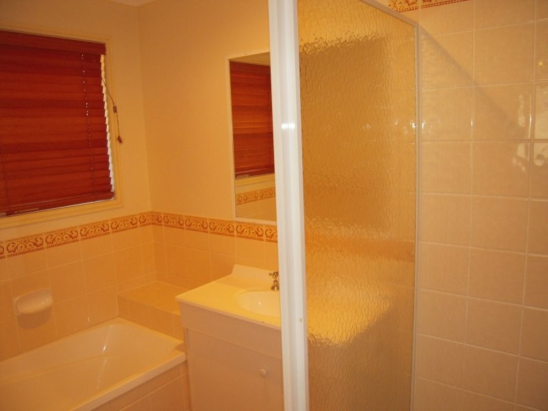 181 Greenacre Drive, Arundel QLD 4214