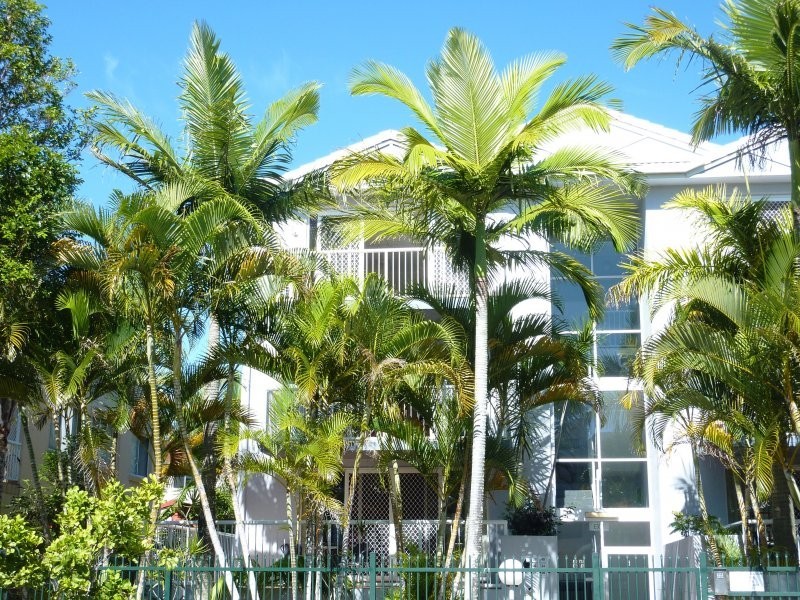 12 Whiting Street, Labrador QLD 4215