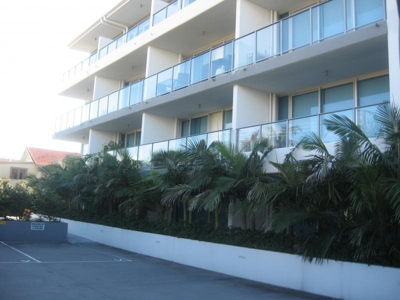 33-37 Madang Crescent, Runaway Bay QLD 4216