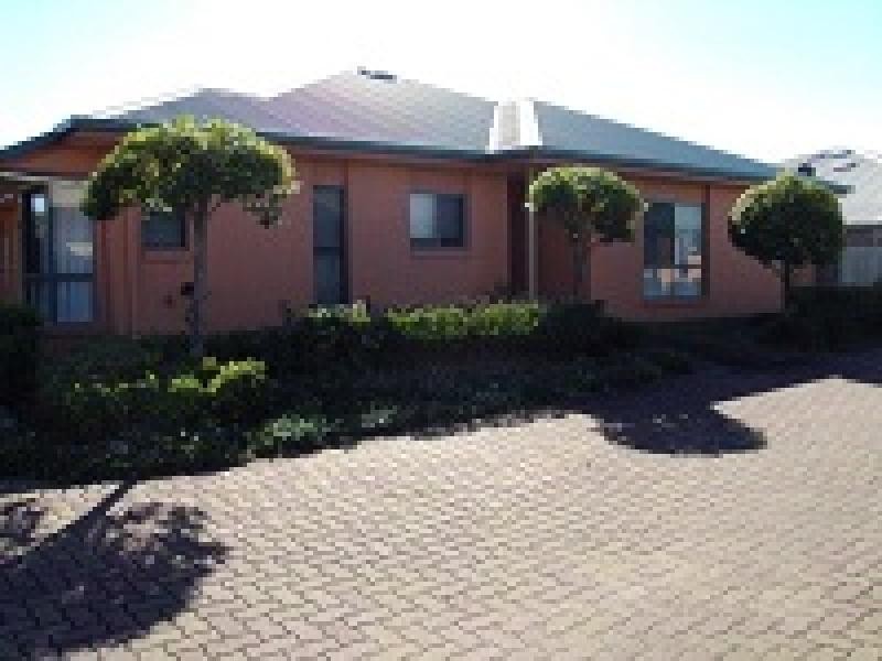 40 Lakeside Crescent, Currimundi QLD 4551