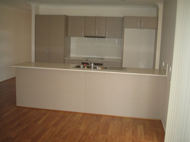 24 Whitely Cct, Maudsland QLD 4210