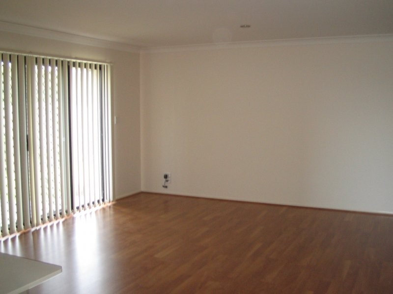 24 Whitely Cct, Maudsland QLD 4210