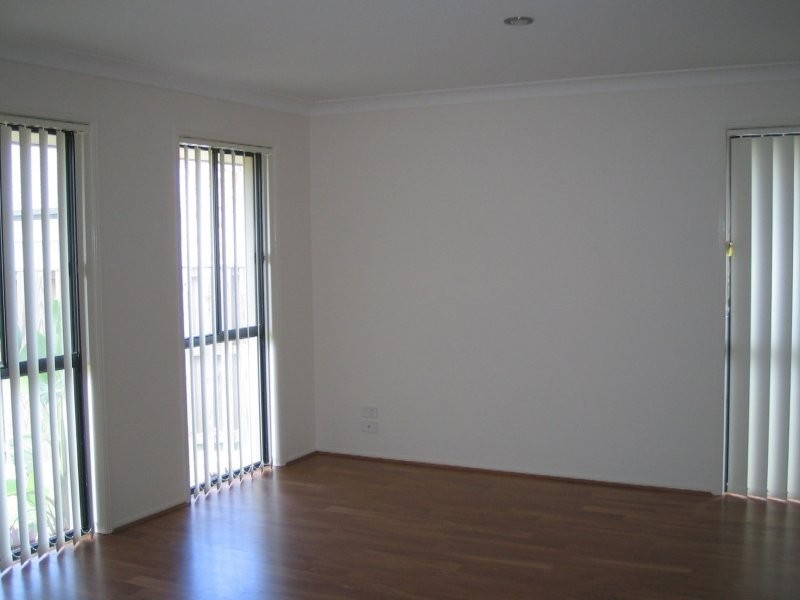 24 Whitely Cct, Maudsland QLD 4210