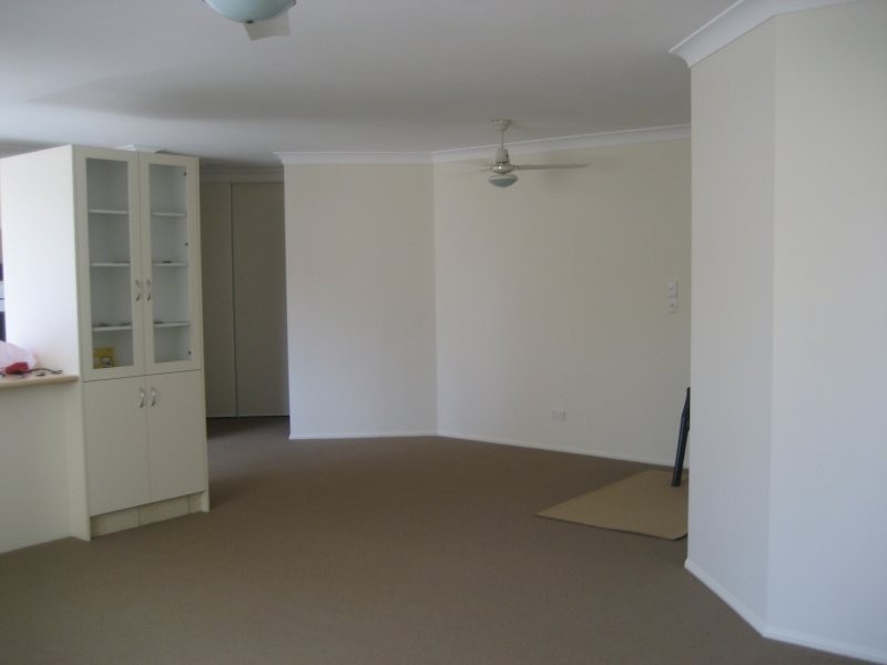 6 Usher Ave, Labrador QLD 4215