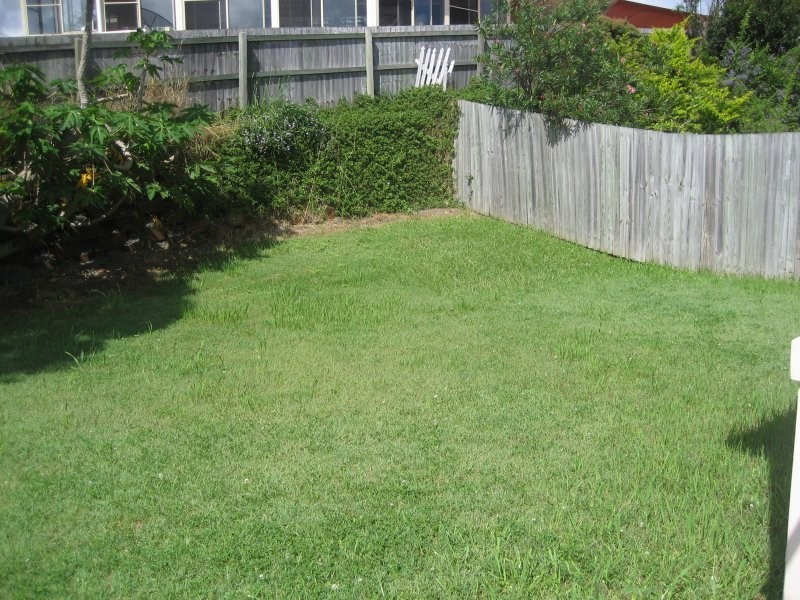 6 Usher Ave, Labrador QLD 4215