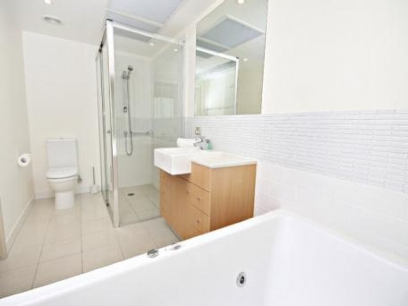 1 Duporth Avenue, Maroochydore QLD 4558