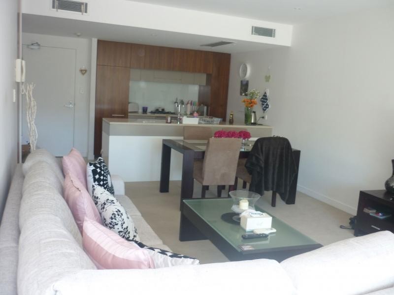 10 Pidgeon Close, West End QLD 4101