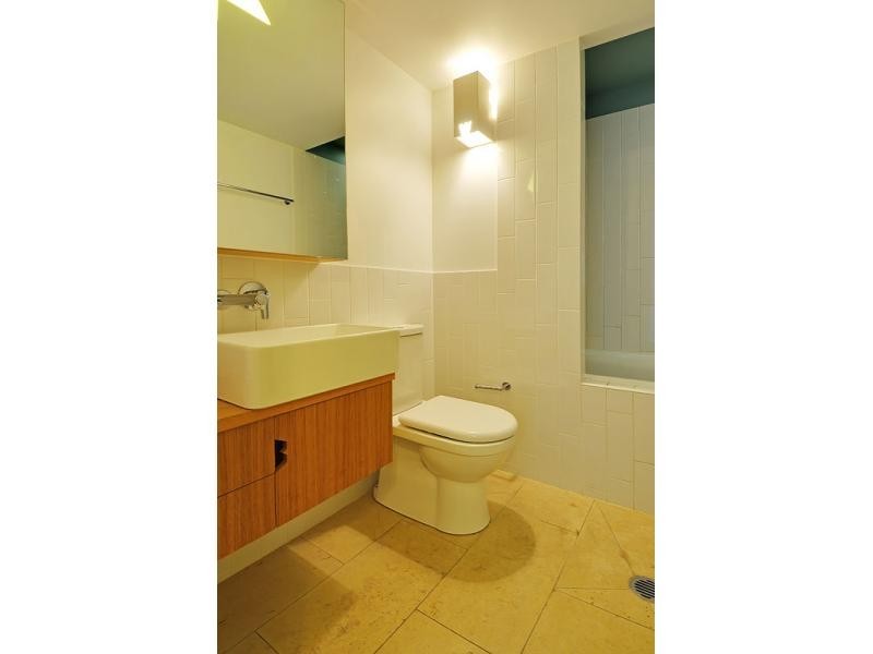 8 Skyring Terrace, Teneriffe QLD 4005