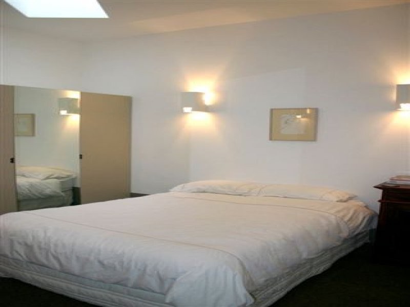 8 Skyring Terrace, Teneriffe QLD 4005