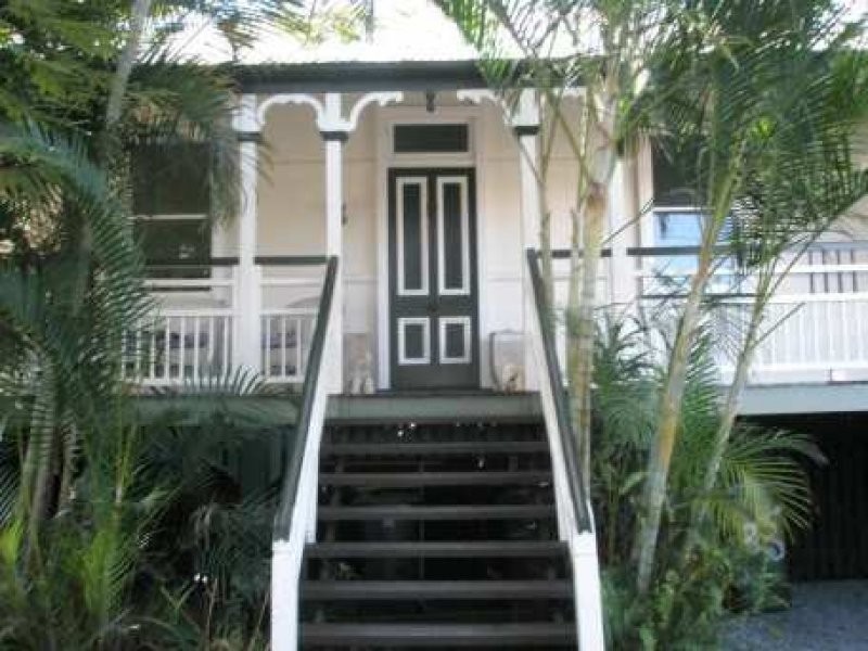 33 Barton Road, Hawthorne QLD 4171