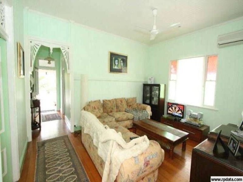 33 Barton Road, Hawthorne QLD 4171