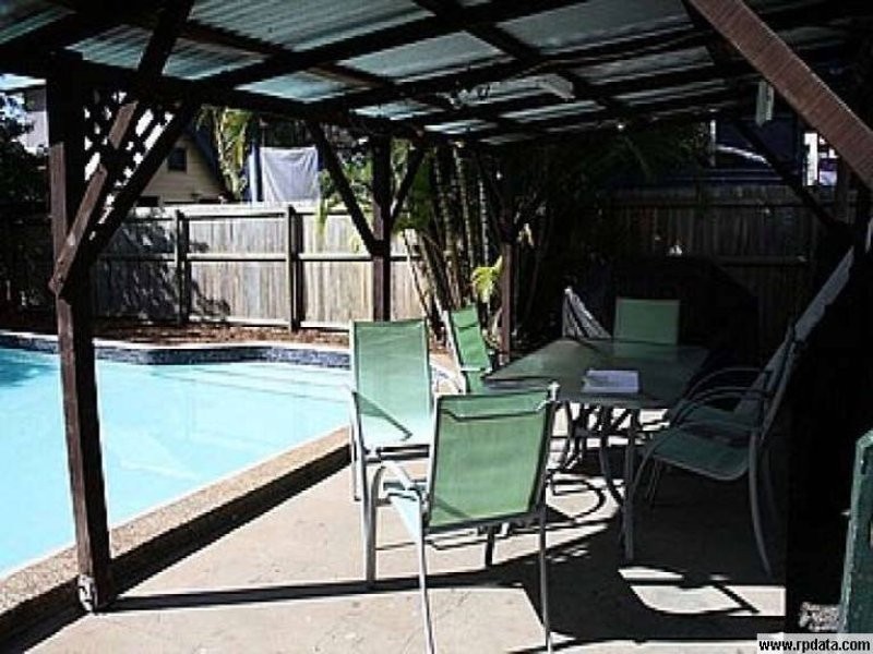 33 Barton Road, Hawthorne QLD 4171