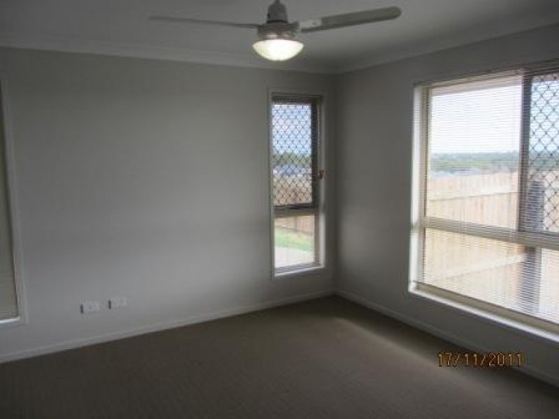 16 MIA CRT, Kawungan QLD 4655