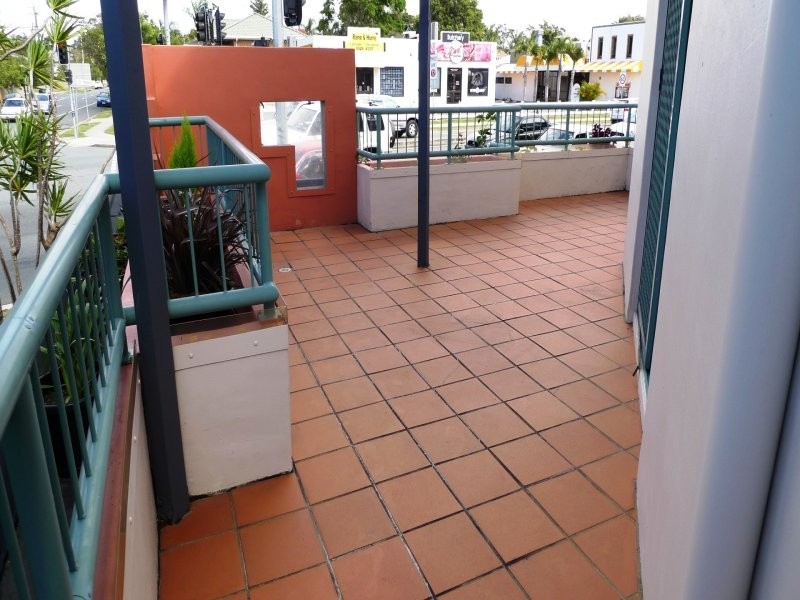 9 ROBERT STREER, Labrador QLD 4215