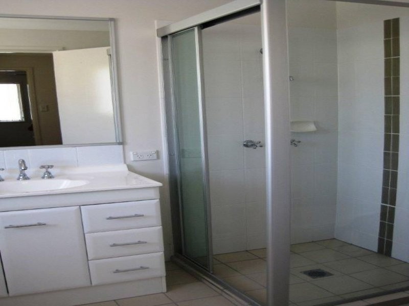 2 Toohey Street, Pacific Pines QLD 4211