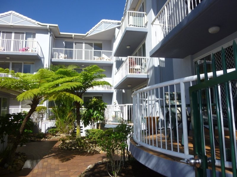 12 Whiting Street, Labrador QLD 4215