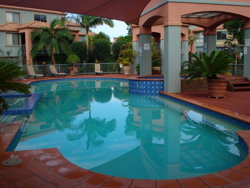 20 Fairway Drive, Clear Island Waters QLD 4226