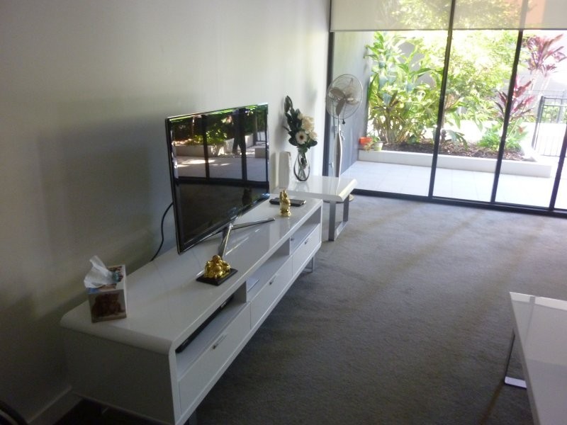 10 Pidgeon Close, West End QLD 4101