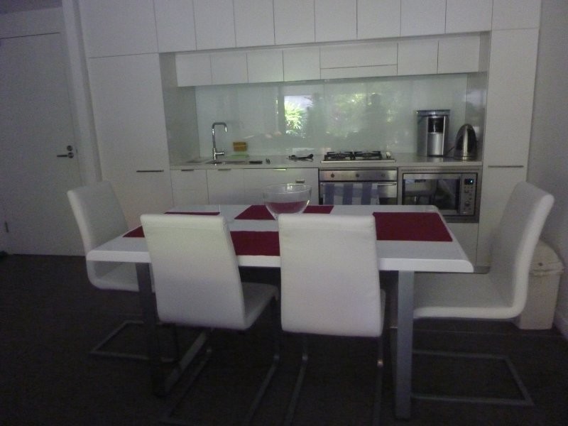 10 Pidgeon Close, West End QLD 4101