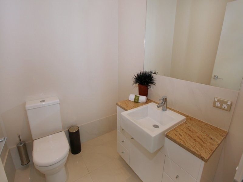 1 Duporth Avenue, Maroochydore QLD 4558